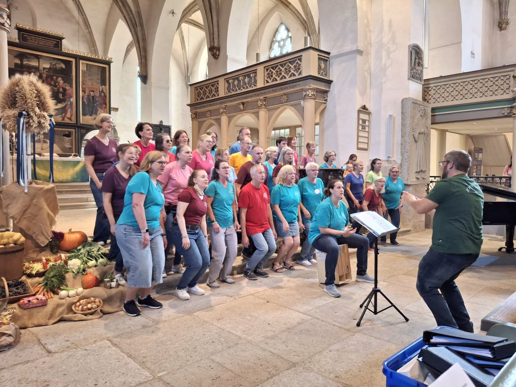 Während des Erntedankgottesdienstes trat der Gospelchor in der St. Marien Kirche in Wittenberg auf